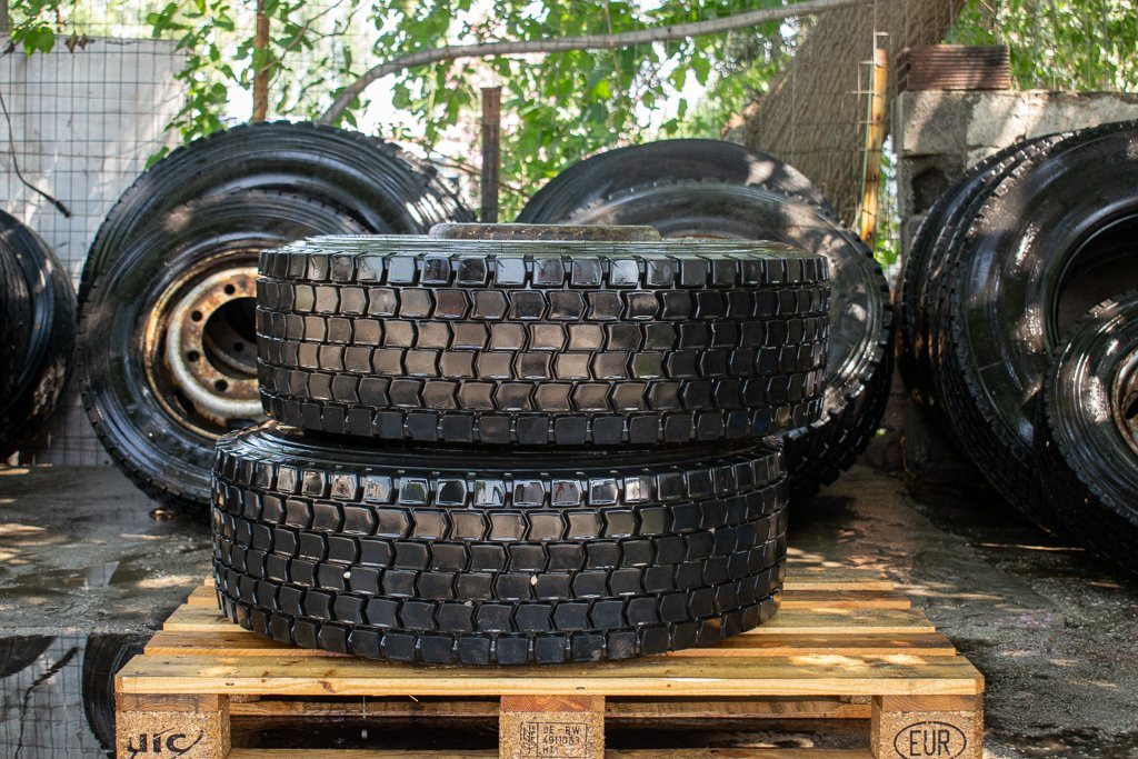 KUMHO 305/70 R19.5 FOR DIFFERENTIAL - Шина в категорії Вантажівки: фото 1 KUMHO 305/70 R19.5 FOR DIFFERENTIAL - Шина в категорії Вантажівки: фото 1