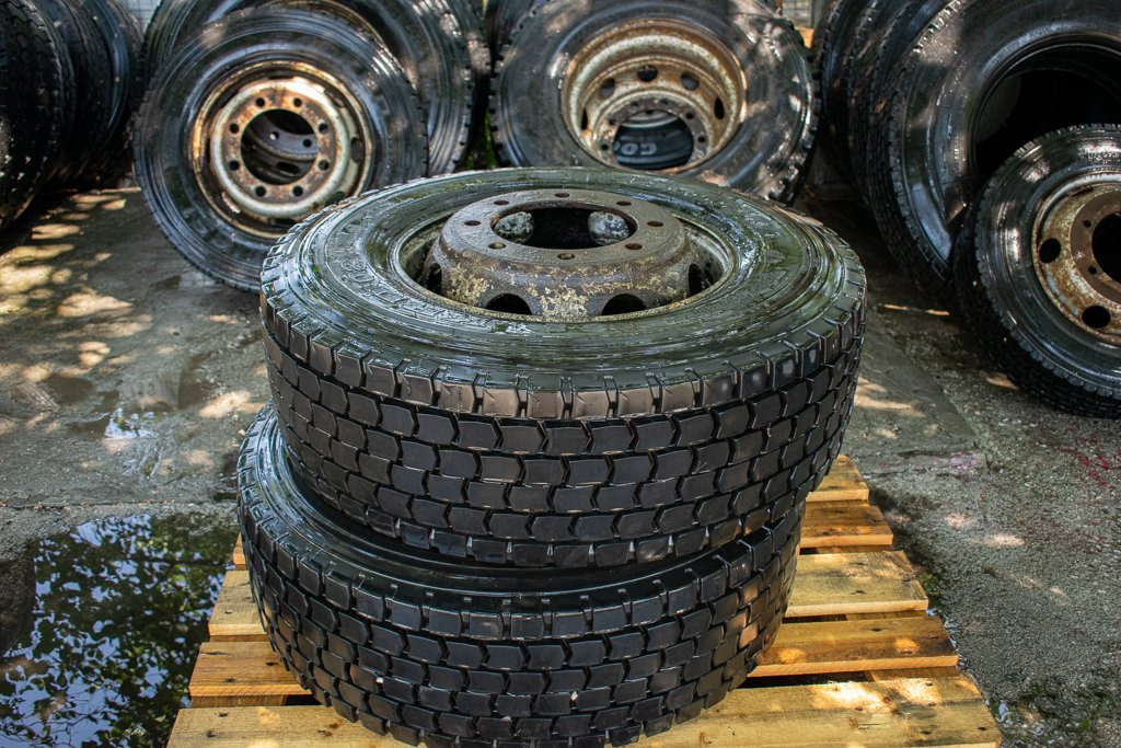 KUMHO 305/70 R19.5 FOR DIFFERENTIAL - Шина в категорії Вантажівки: фото 2 KUMHO 305/70 R19.5 FOR DIFFERENTIAL - Шина в категорії Вантажівки: фото 2