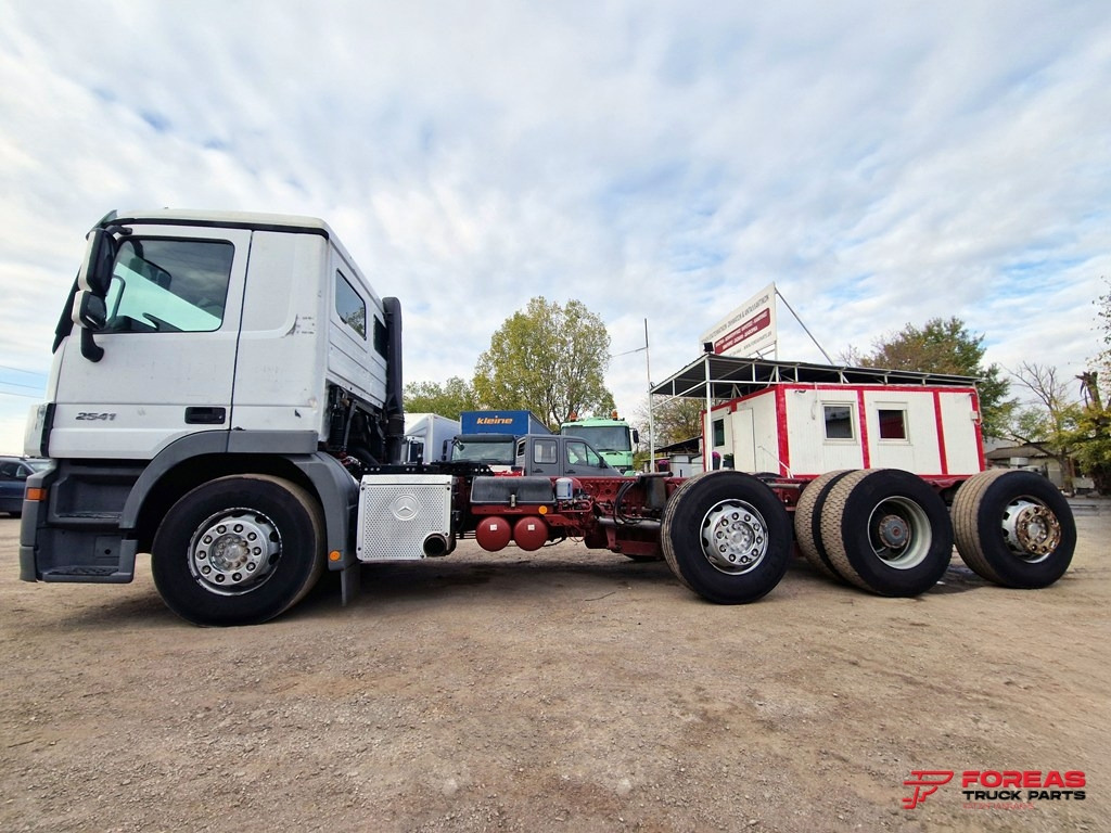 MERCEDES-BENZ ACTROS 3241 8x2 EURO 5 INTARDER - Вантажівка шасі: фото 4 MERCEDES-BENZ ACTROS 3241 8x2 EURO 5 INTARDER - Вантажівка шасі: фото 4