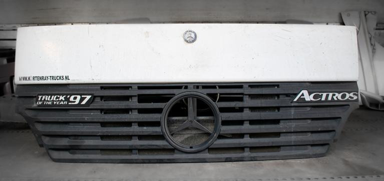 MERCEDES-BENZ ACTROS MEGA MP I - Капот в категорії Вантажівки: фото 1 MERCEDES-BENZ ACTROS MEGA MP I - Капот в категорії Вантажівки: фото 1
