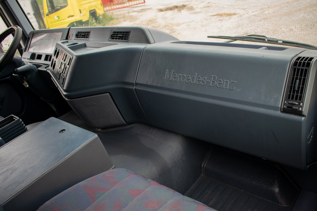 MERCEDES-BENZ ACTROS MP I - Приладова панель в категорії Вантажівки: фото 1 MERCEDES-BENZ ACTROS MP I - Приладова панель в категорії Вантажівки: фото 1