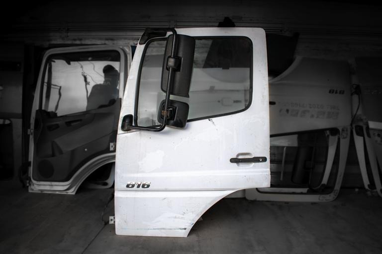 MERCEDES-BENZ ATEGO II - LEFT - Двері та запчастини в категорії Вантажівки: фото 1 MERCEDES-BENZ ATEGO II - LEFT - Двері та запчастини в категорії Вантажівки: фото 1