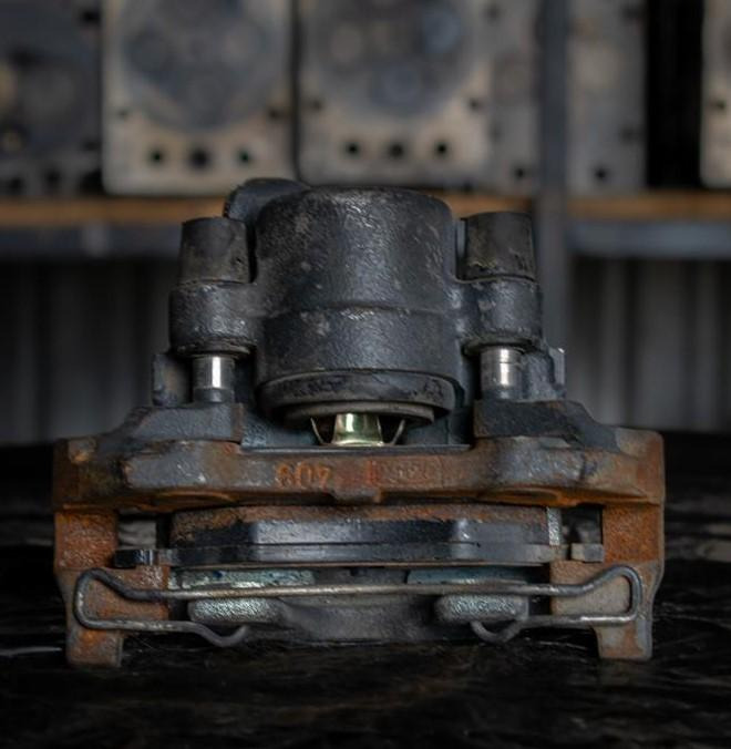 MERCEDES-BENZ SPRINTER OM601 - DIFFERENTIAL - PASSENGER - Гальмівний супорт в категорії Вантажівки: фото 2 MERCEDES-BENZ SPRINTER OM601 - DIFFERENTIAL - PASSENGER - Гальмівний супорт в категорії Вантажівки: фото 2