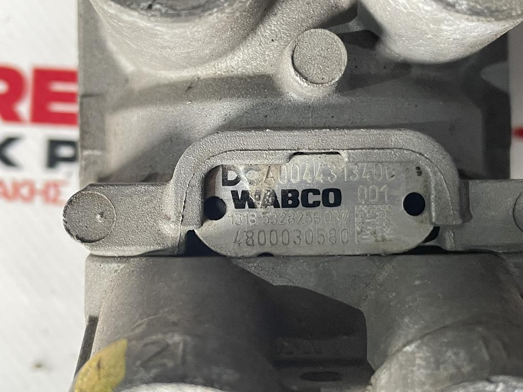 MERCEDES-BENZ VALVE BRAKE - 0044313406 - Гальмівний клапан в категорії Вантажівки: фото 3 MERCEDES-BENZ VALVE BRAKE - 0044313406 - Гальмівний клапан в категорії Вантажівки: фото 3