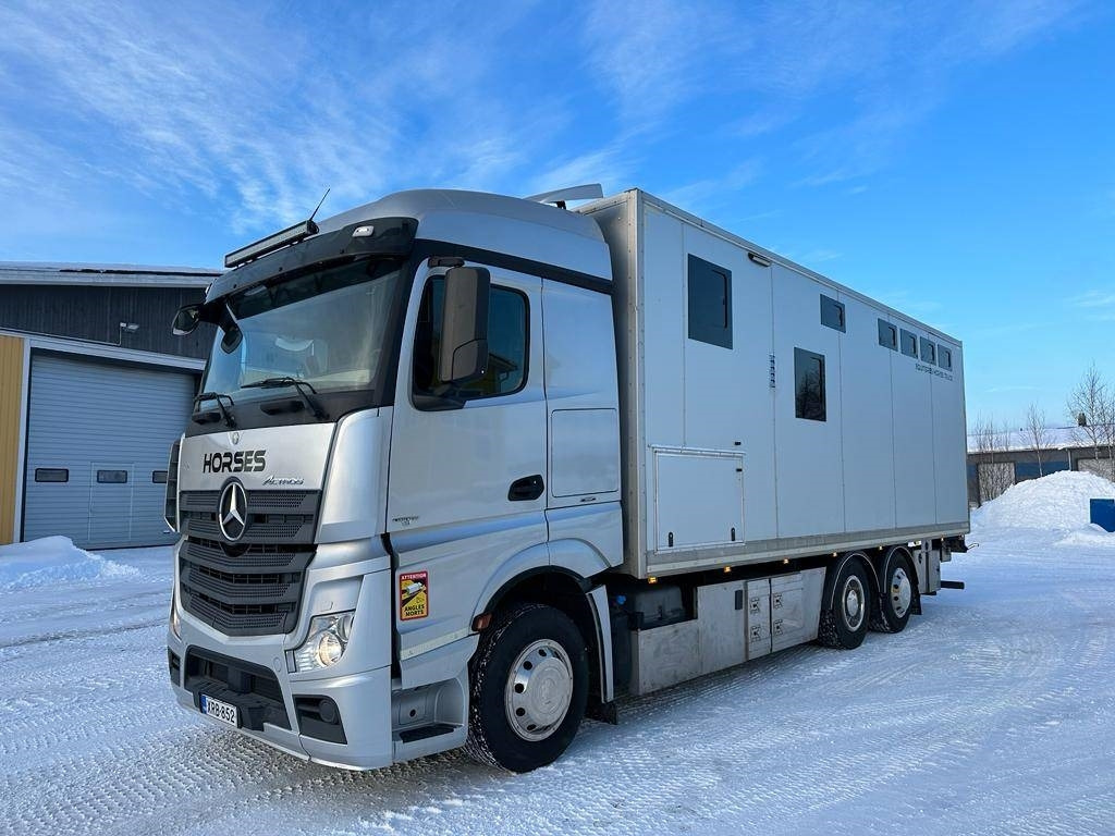 Mercedes-Benz Actros - Для перевезення худоби вантажівка: фото 1 Mercedes-Benz Actros - Для перевезення худоби вантажівка: фото 1