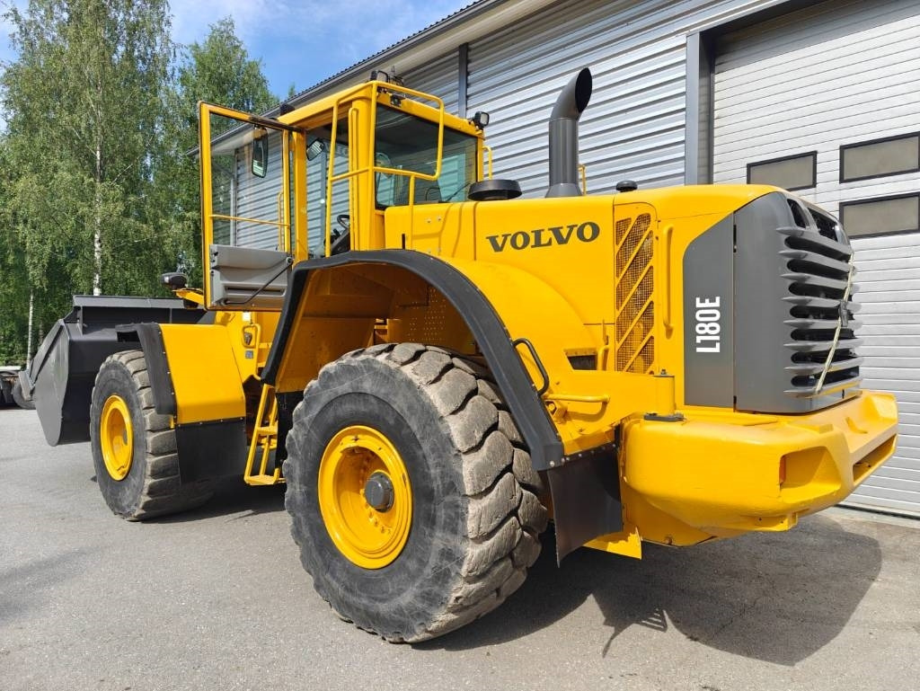 Volvo L 180 E - Колісний навантажувач: фото 3 Volvo L 180 E - Колісний навантажувач: фото 3