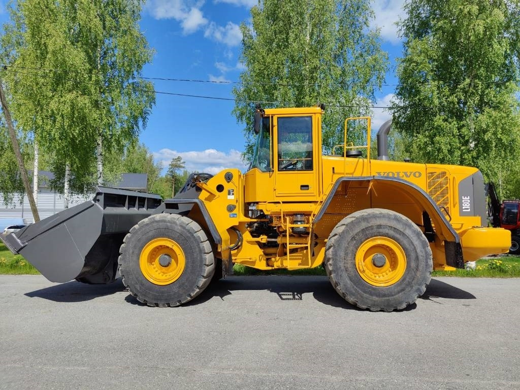 Volvo L 180 E - Колісний навантажувач: фото 2 Volvo L 180 E - Колісний навантажувач: фото 2
