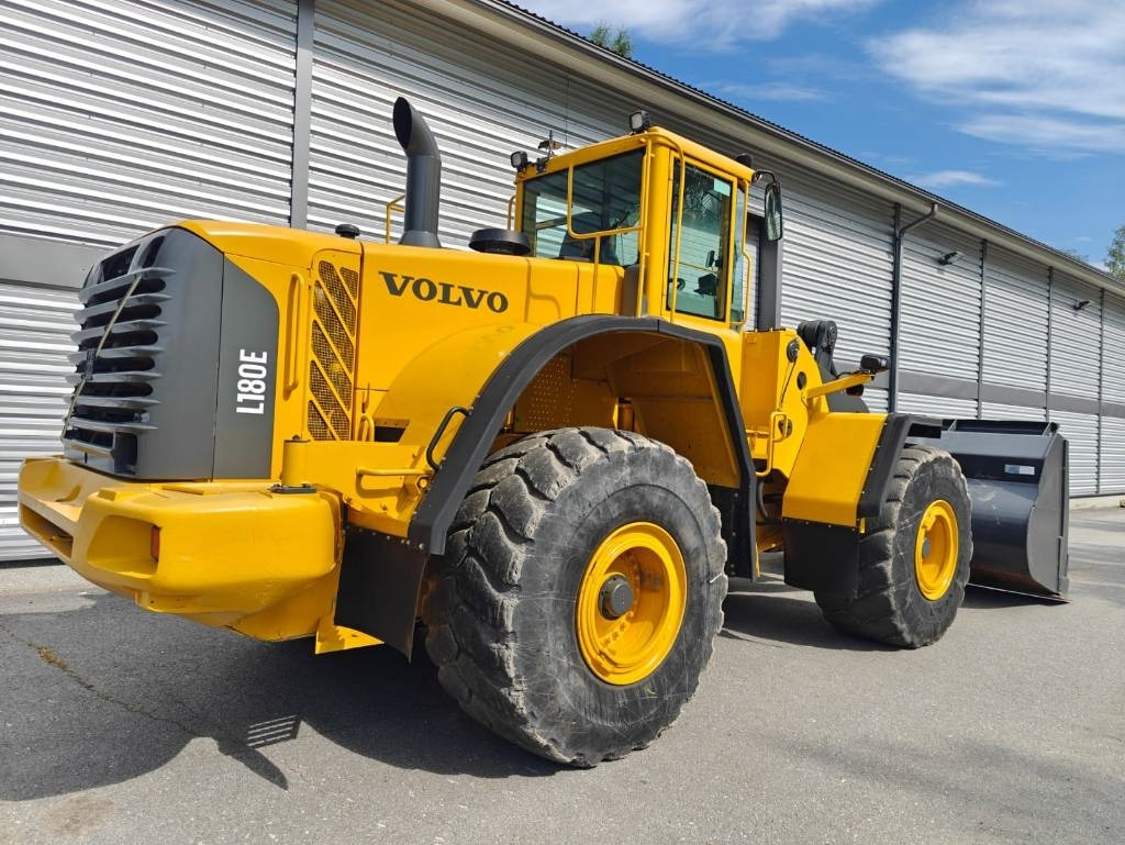 Volvo L 180 E - Колісний навантажувач: фото 5 Volvo L 180 E - Колісний навантажувач: фото 5