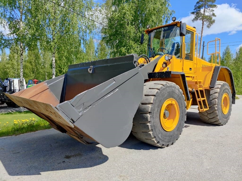 Volvo L 180 E - Колісний навантажувач: фото 1 Volvo L 180 E - Колісний навантажувач: фото 1