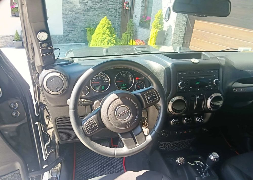 Jeep Wrangler 2.8 CRD Sport - Позашляховик: фото 4 Jeep Wrangler 2.8 CRD Sport - Позашляховик: фото 4