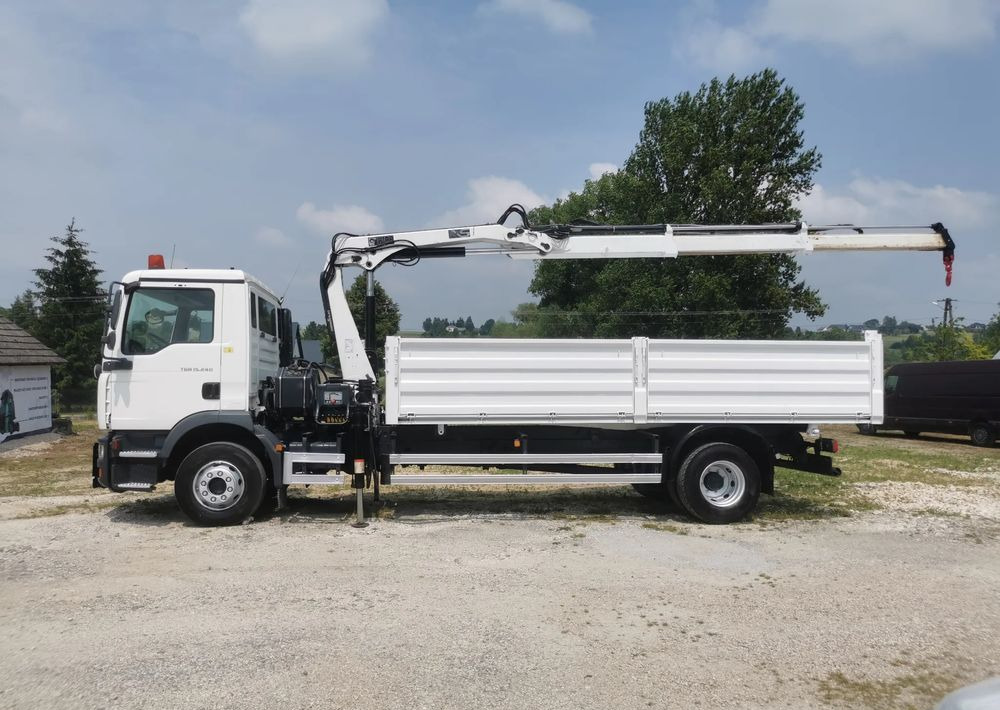 MAN TGM 15.240 Żuraw HDS HIAB + kiper wywrotka + Płyta czołowa Mały przebieg Klima - Самоскид вантажівка: фото 2 MAN TGM 15.240 Żuraw HDS HIAB + kiper wywrotka + Płyta czołowa Mały przebieg Klima - Самоскид вантажівка: фото 2