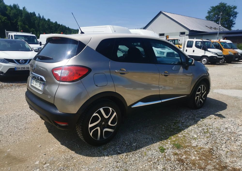 Renault Captur 0.9 Energy TCe Intens - Позашляховик: фото 4 Renault Captur 0.9 Energy TCe Intens - Позашляховик: фото 4