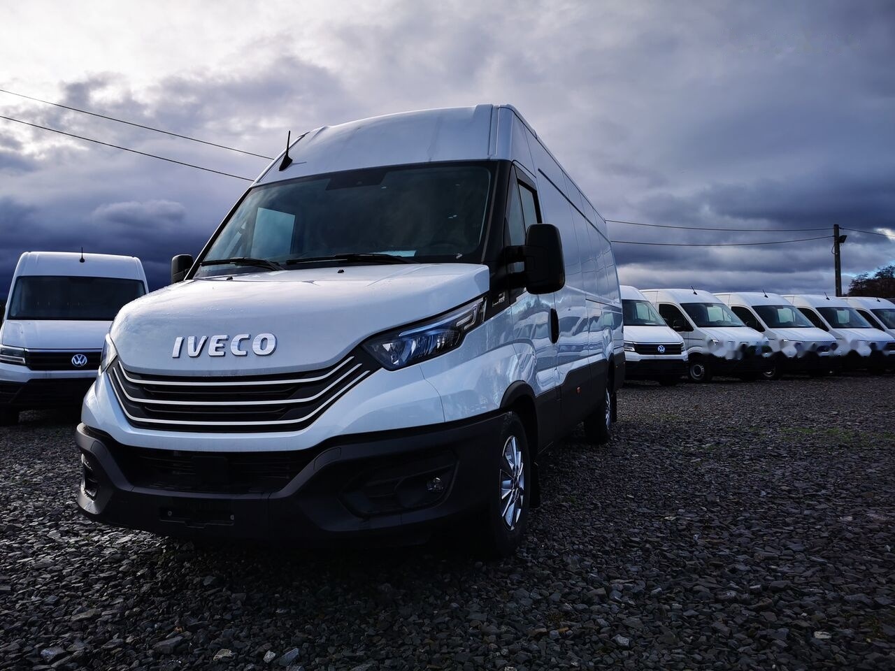 IVECO IVECO 35S18HA8 V L4H2 - Суцільнометалевий фургон: фото 2 IVECO IVECO 35S18HA8 V L4H2 - Суцільнометалевий фургон: фото 2