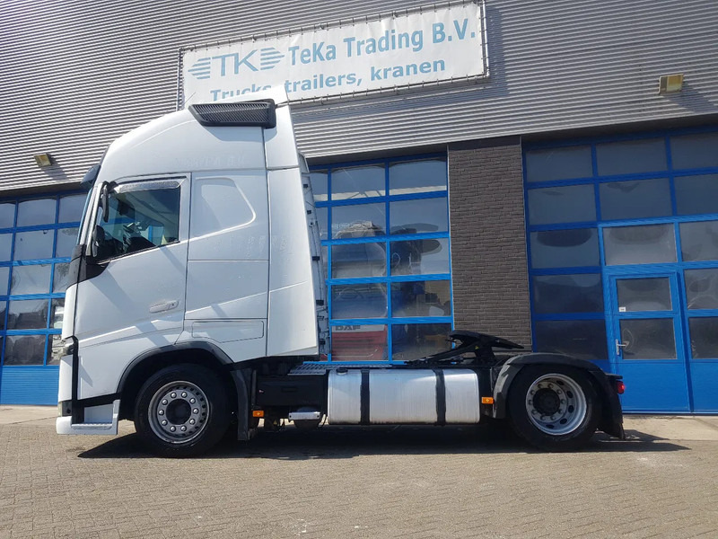 Volvo FH 420 Low deck XL Cabine hefschotel I-Parc Cool - Тягач: фото 3 Volvo FH 420 Low deck XL Cabine hefschotel I-Parc Cool - Тягач: фото 3