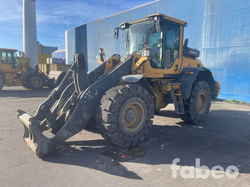 Volvo L90H - Колісний навантажувач: фото 1 Volvo L90H - Колісний навантажувач: фото 1