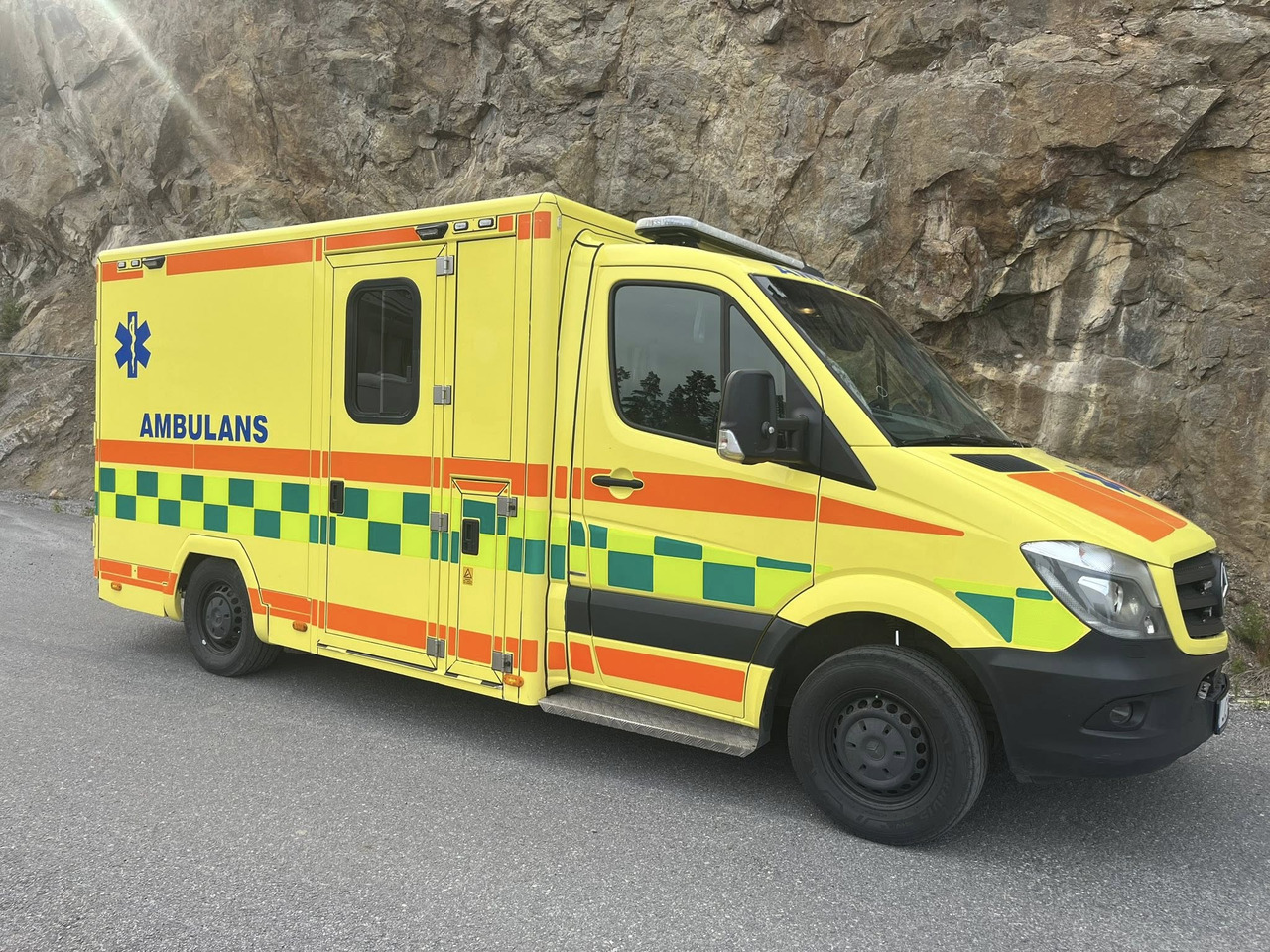 MERCEDES-BENZ Sprinter 319 - AMBULANCE / Krankenwagen / швидка допомога - Карета швидкої допомоги: фото 4 MERCEDES-BENZ Sprinter 319 - AMBULANCE / Krankenwagen / швидка допомога - Карета швидкої допомоги: фото 4