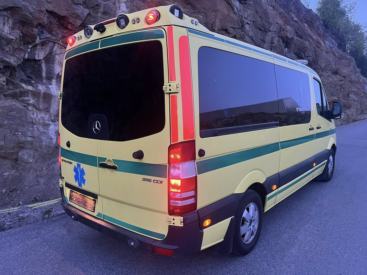 Mercedes-Benz Sprinter 316 - 2 stretcher - Карета швидкої допомоги: фото 2 Mercedes-Benz Sprinter 316 - 2 stretcher - Карета швидкої допомоги: фото 2