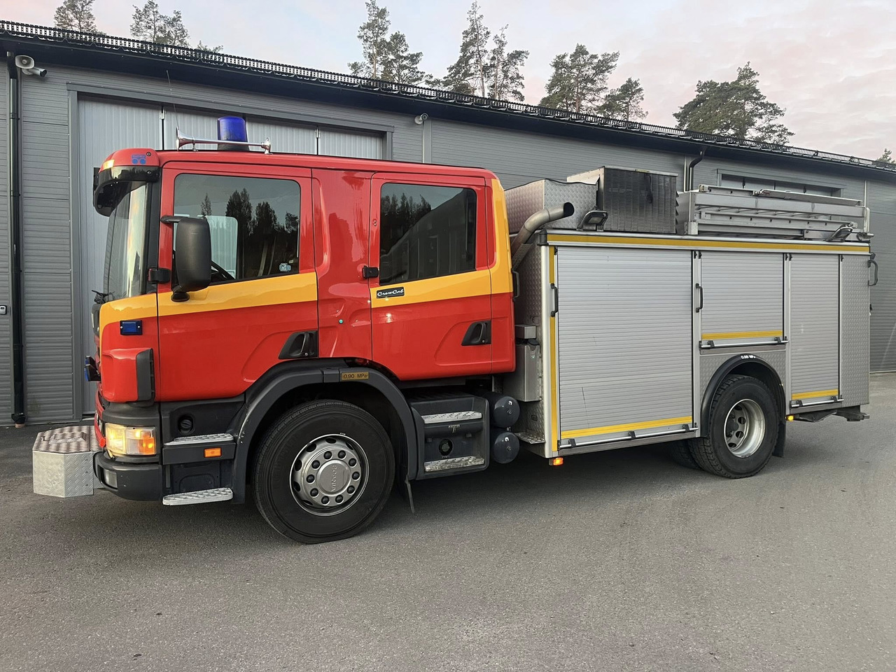 SCANIA P94GB 4x2 NZ310 - Fire engine - Пожежна машина: фото 1 SCANIA P94GB 4x2 NZ310 - Fire engine - Пожежна машина: фото 1