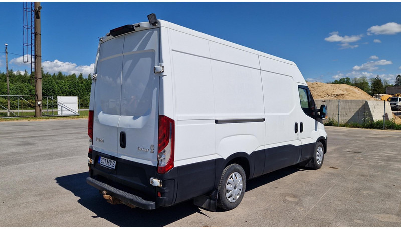 Iveco 35S15 4X2 - Суцільнометалевий фургон: фото 3 Iveco 35S15 4X2 - Суцільнометалевий фургон: фото 3