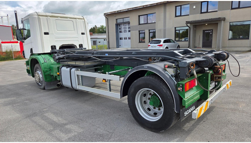 Scania P94 4X2 220 - Тросовий мультиліфт: фото 4 Scania P94 4X2 220 - Тросовий мультиліфт: фото 4