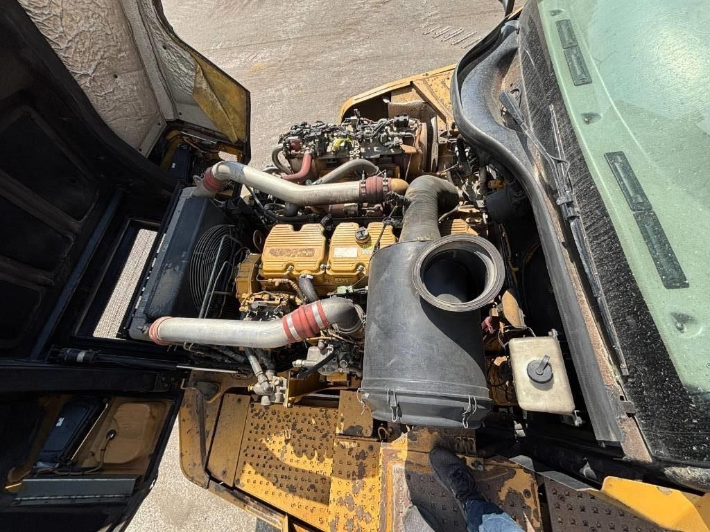 Шарнірний самоскид CAT 745 C: фото 16