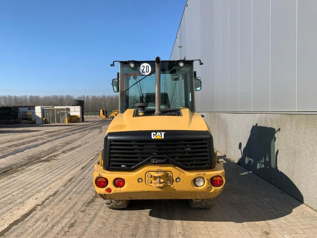 CAT 906 - Колісний навантажувач: фото 4 CAT 906 - Колісний навантажувач: фото 4