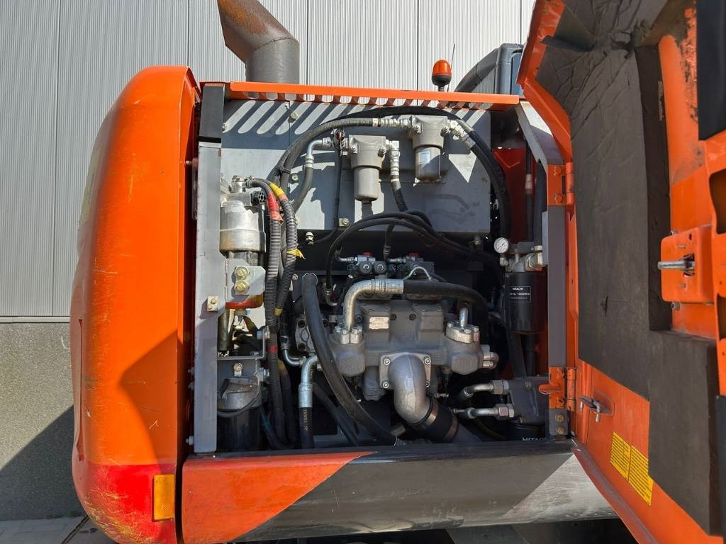 Колісний екскаватор Hitachi ZX 140 W-5B: фото 23