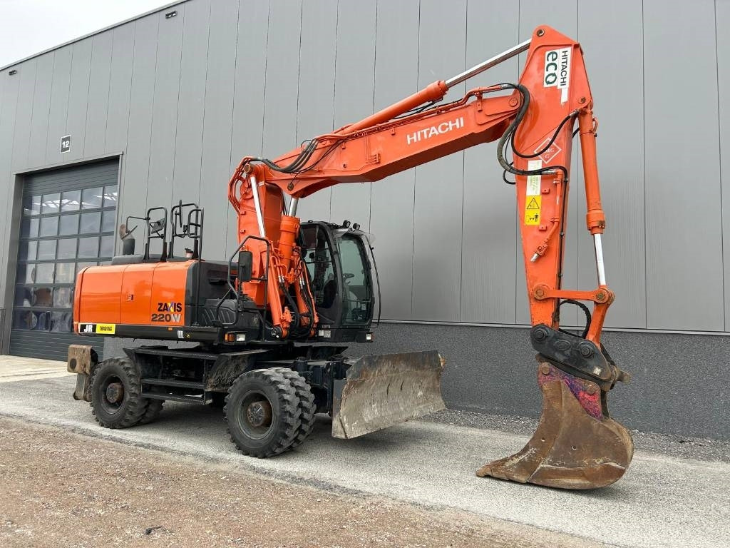 Колісний екскаватор Hitachi ZX220W-5B: фото 6