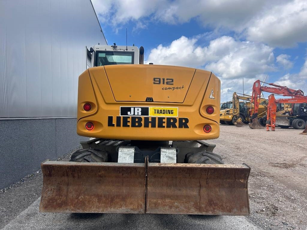 Liebherr A 912 Compact (2 Buckets) - Колісний екскаватор: фото 4 Liebherr A 912 Compact (2 Buckets) - Колісний екскаватор: фото 4