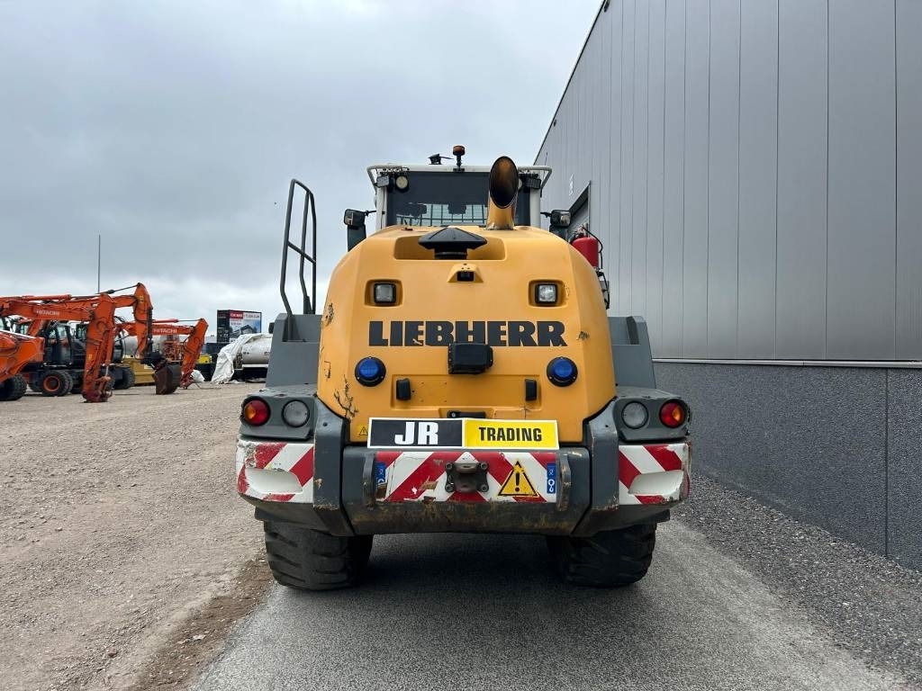 Liebherr L 550 (Comes with High-tip - Mit Hochkipper) - Колісний навантажувач: фото 4 Liebherr L 550 (Comes with High-tip - Mit Hochkipper) - Колісний навантажувач: фото 4