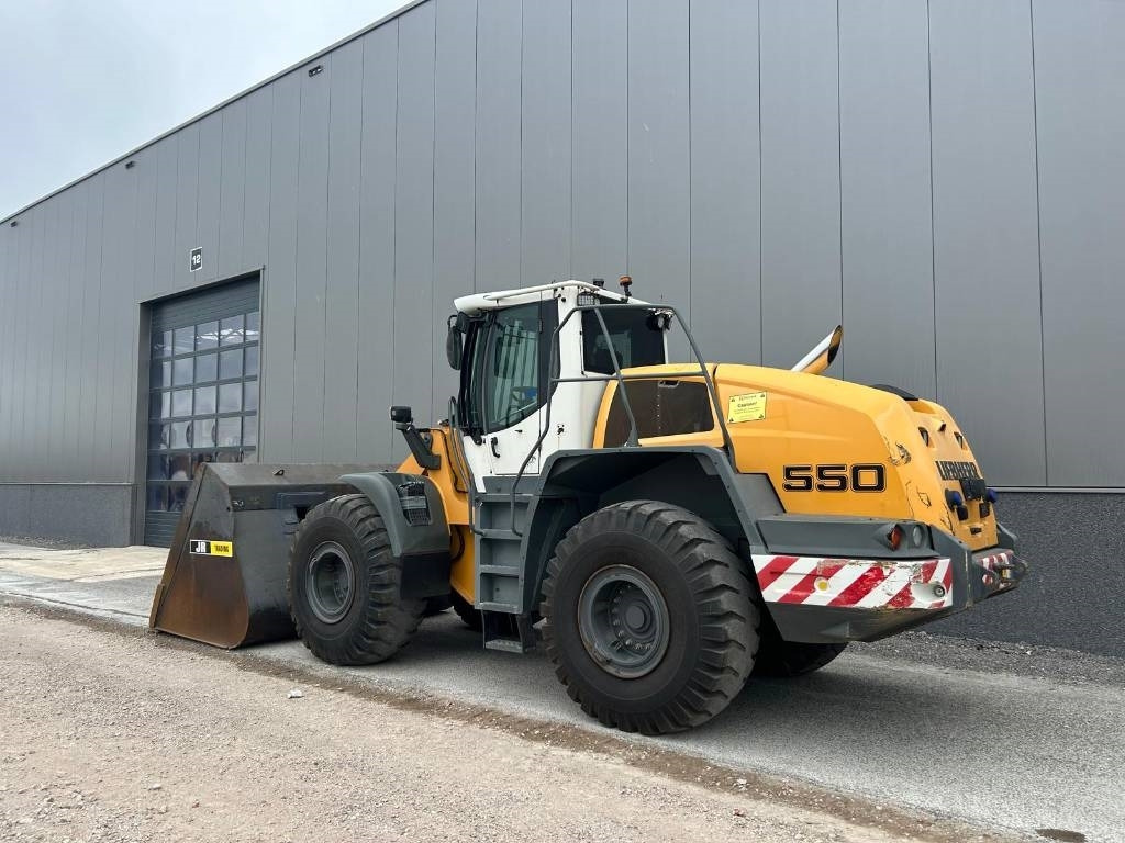 Liebherr L 550 (Comes with High-tip - Mit Hochkipper) - Колісний навантажувач: фото 3 Liebherr L 550 (Comes with High-tip - Mit Hochkipper) - Колісний навантажувач: фото 3