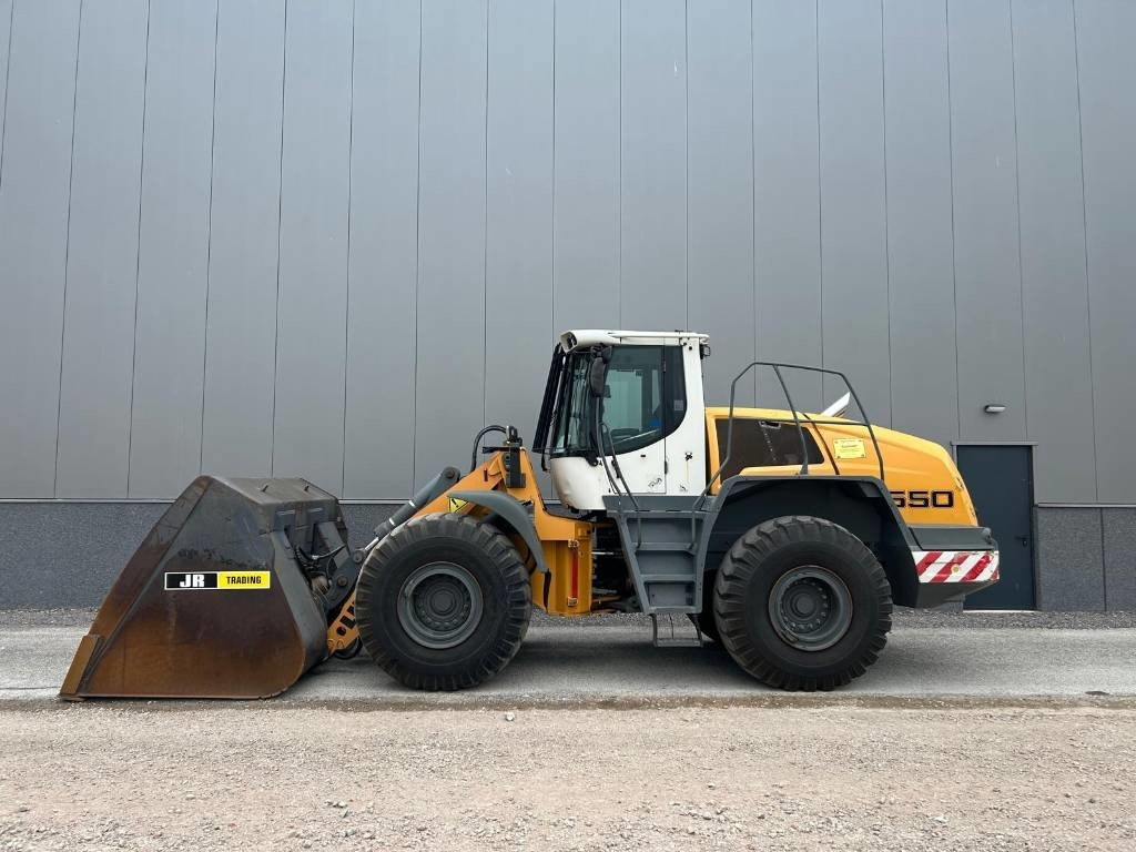 Liebherr L 550 (Comes with High-tip - Mit Hochkipper) - Колісний навантажувач: фото 1 Liebherr L 550 (Comes with High-tip - Mit Hochkipper) - Колісний навантажувач: фото 1