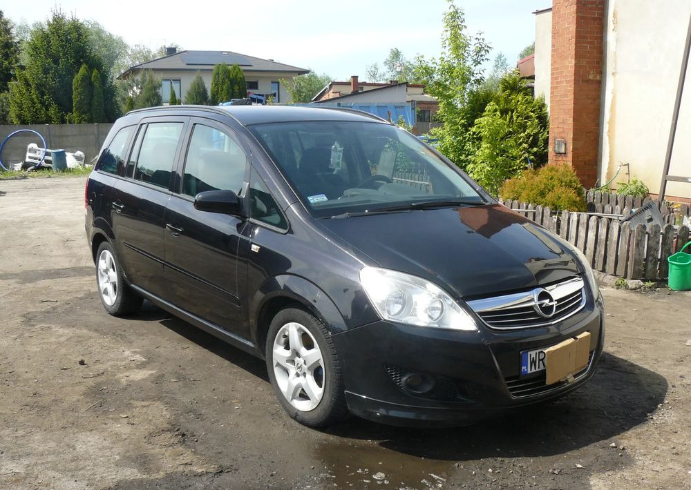 Opel Zafira 1.9 CDTI Cosmo - Позашляховик: фото 2 Opel Zafira 1.9 CDTI Cosmo - Позашляховик: фото 2