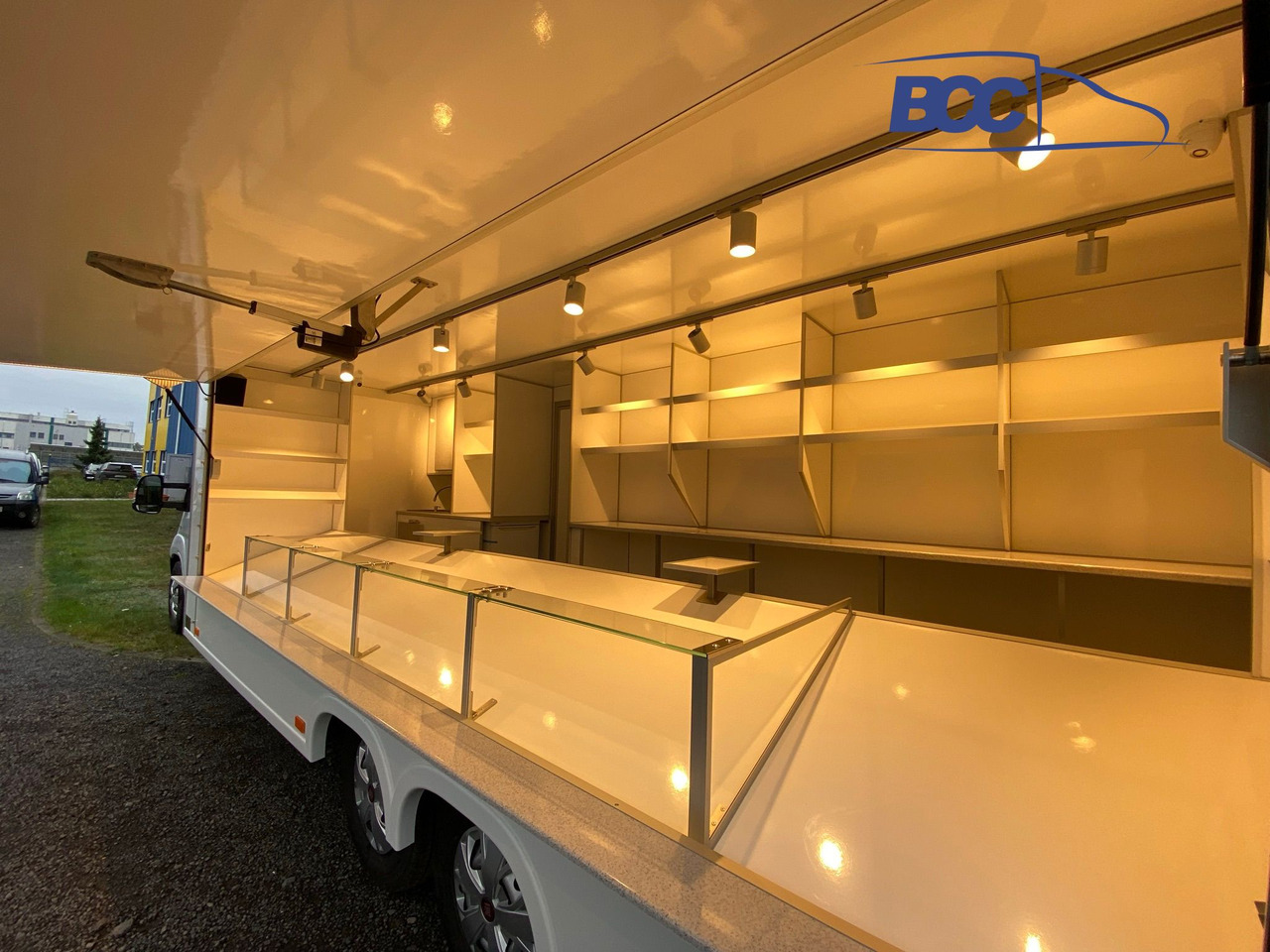 BCC POLSKA - FOOD TRUCK - MOBILNY SKLEP SPOŻYWCZY, AUTO SKLEP SPOŻYWCZY - PEUGEOT BOXER - Торговий вантажівка: фото 2 BCC POLSKA - FOOD TRUCK - MOBILNY SKLEP SPOŻYWCZY, AUTO SKLEP SPOŻYWCZY - PEUGEOT BOXER - Торговий вантажівка: фото 2