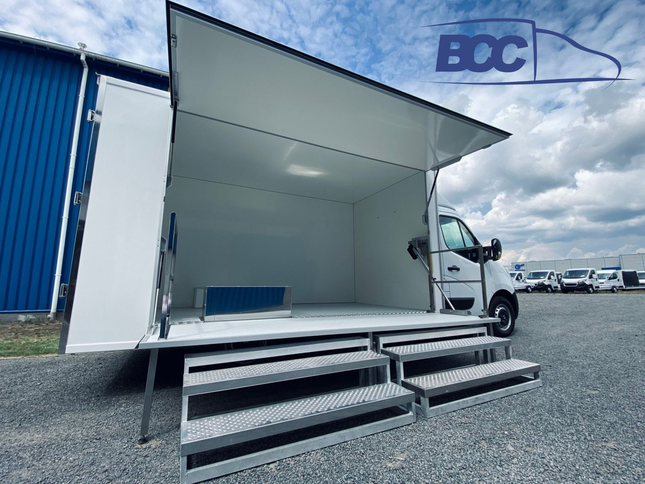 BCC POLSKA - MOBILNE CENTRUM SZKOLENIOWE, EXPO TRUCK, MOBILNE BIURO, SAMOCHÓD EKSPOZYCYJNY, PEUGEOT BOXER - Торговий вантажівка: фото 2 BCC POLSKA - MOBILNE CENTRUM SZKOLENIOWE, EXPO TRUCK, MOBILNE BIURO, SAMOCHÓD EKSPOZYCYJNY, PEUGEOT BOXER - Торговий вантажівка: фото 2