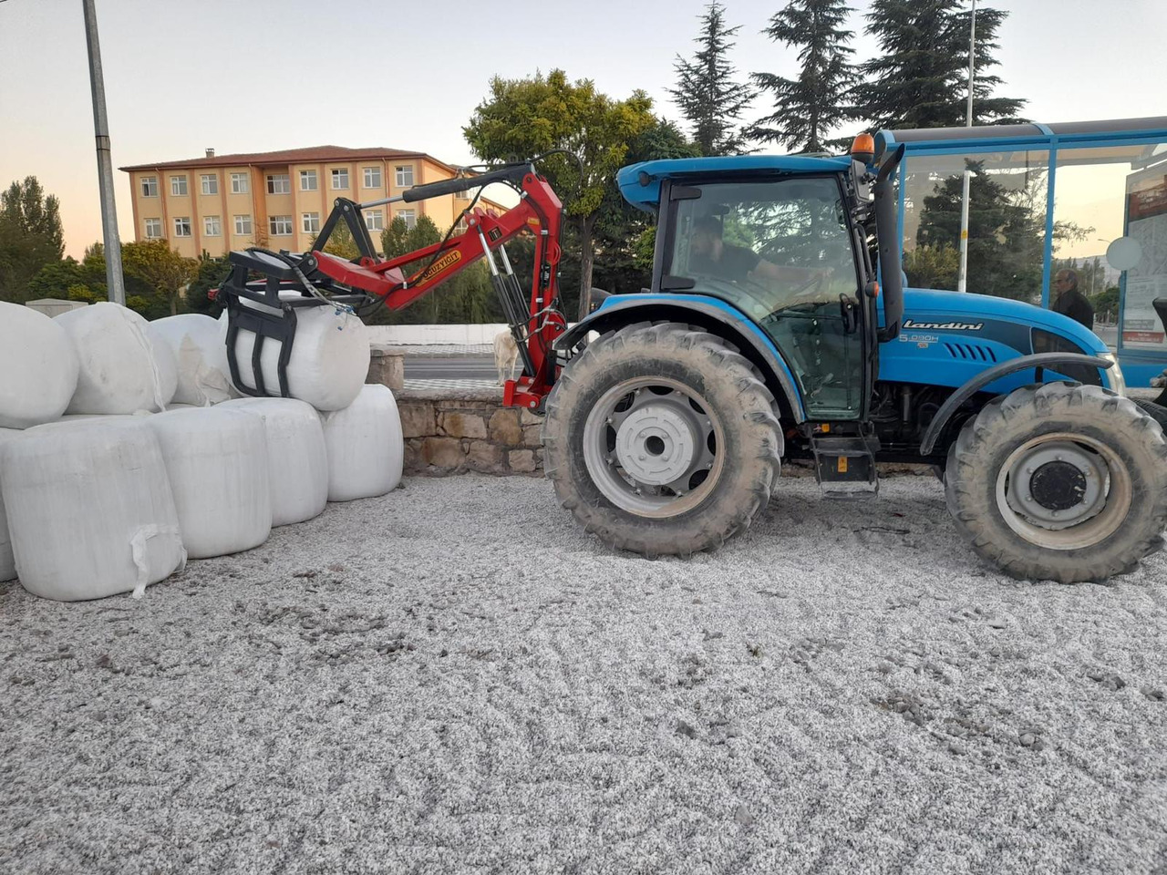 Трактор Novatar Tractor Rear Loader: фото 18