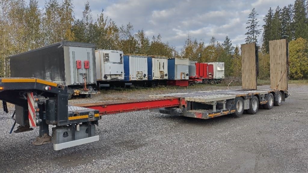 Kell-berg Jatko pokka, pitkillä rampeilla, pyöräko  - Низькорамна платформа напівпричіп: фото 1 Kell-berg Jatko pokka, pitkillä rampeilla, pyöräko  - Низькорамна платформа напівпричіп: фото 1