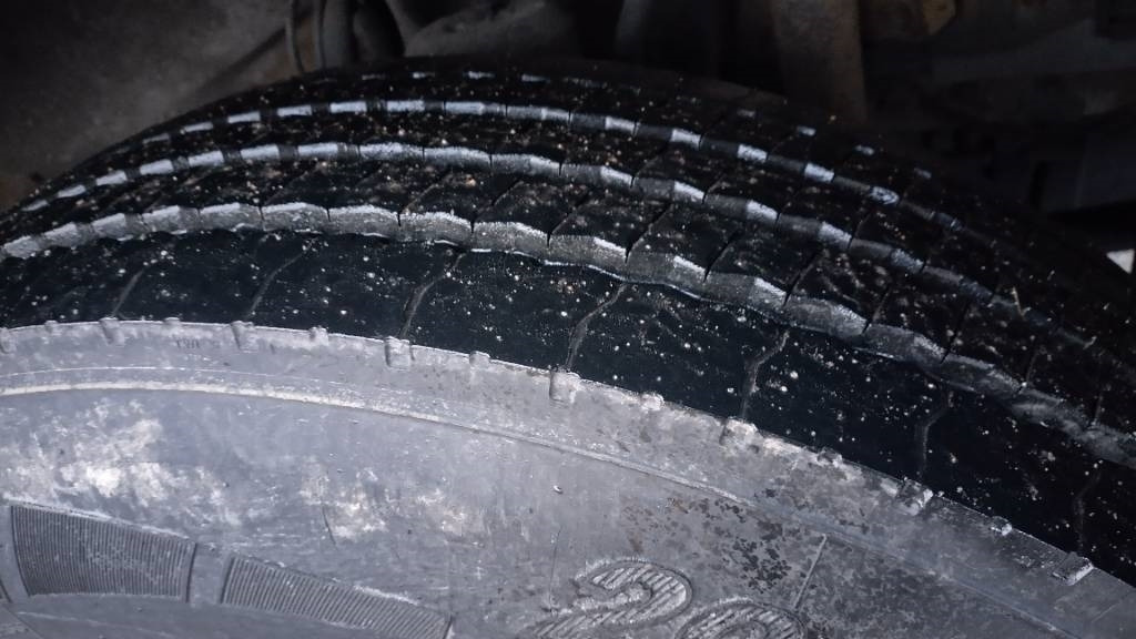 Scania P94 kokosivuaukeva kori+pl-nostin - Вантажівка з закритим кузовом: фото 3 Scania P94 kokosivuaukeva kori+pl-nostin - Вантажівка з закритим кузовом: фото 3