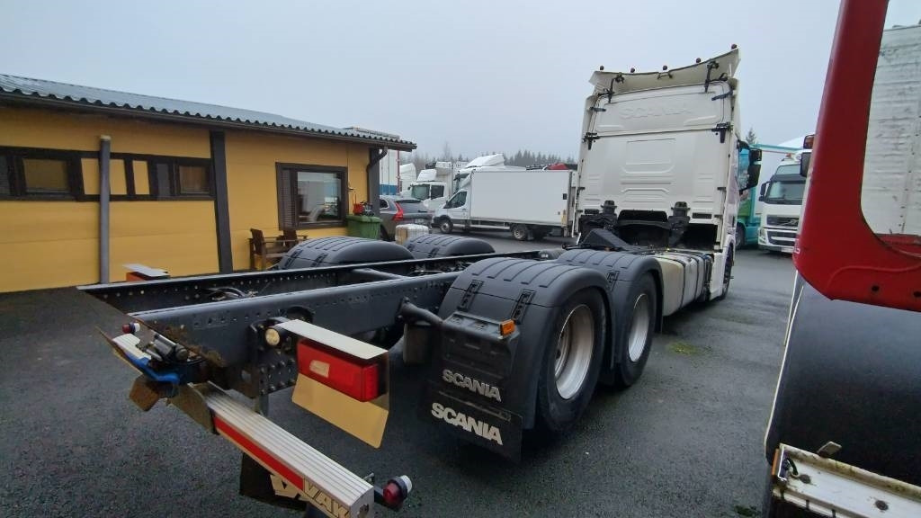 Scania R500 6x2 alusta - Вантажівка шасі: фото 4 Scania R500 6x2 alusta - Вантажівка шасі: фото 4