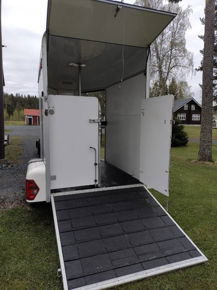 Umeå A45 Hevostraileri, etupurku - Для перевезення худоби причіп: фото 4 Umeå A45 Hevostraileri, etupurku - Для перевезення худоби причіп: фото 4