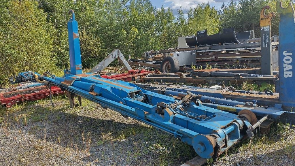 VAK Koukkulaite 22tn 6,6m - Гаковий/ Cкіповий навантажувач: фото 4 VAK Koukkulaite 22tn 6,6m - Гаковий/ Cкіповий навантажувач: фото 4