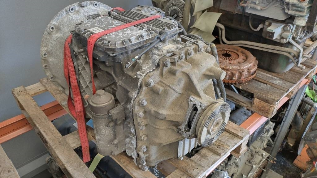 Volvo AT2612F dual pumpulla,320tkm - Коробка передач в категорії Вантажівки: фото 1 Volvo AT2612F dual pumpulla,320tkm - Коробка передач в категорії Вантажівки: фото 1