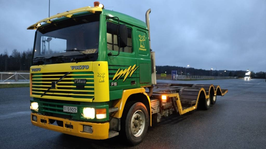 Volvo F16 8x2 metsäkone ritilä, rautajouset,hydr.perä - Лісовоз: фото 1 Volvo F16 8x2 metsäkone ritilä, rautajouset,hydr.perä - Лісовоз: фото 1