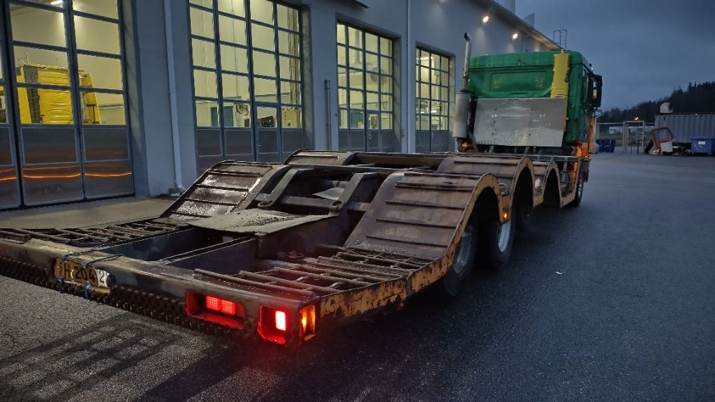 Volvo F16 8x2 metsäkone ritilä, rautajouset,hydr.perä - Лісовоз: фото 4 Volvo F16 8x2 metsäkone ritilä, rautajouset,hydr.perä - Лісовоз: фото 4