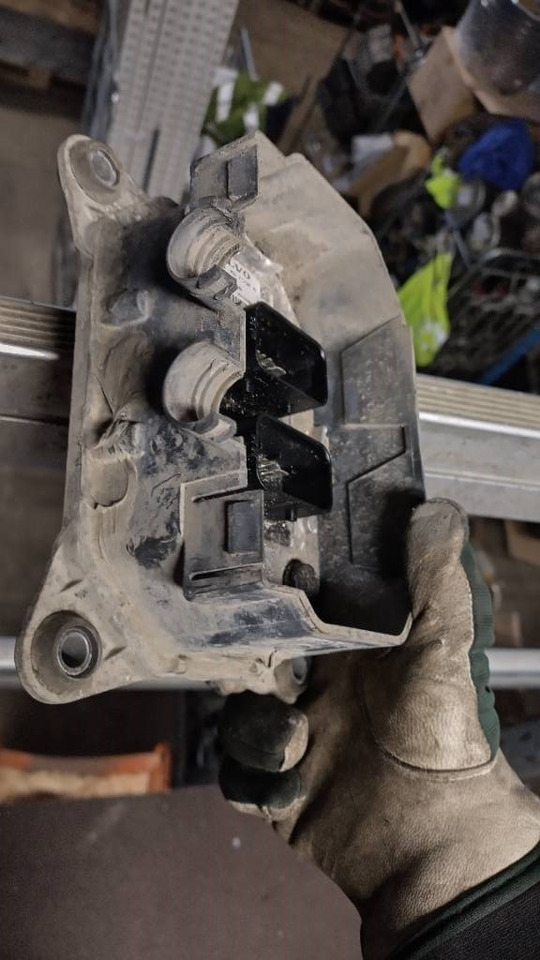 Volvo FCIOMM - Електрична система в категорії Вантажівки: фото 2 Volvo FCIOMM - Електрична система в категорії Вантажівки: фото 2