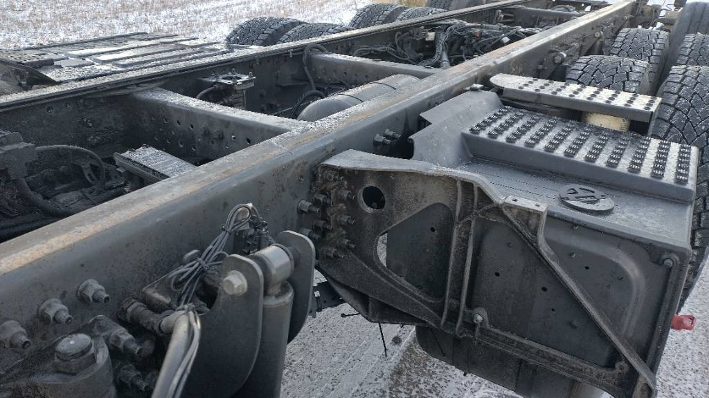 Volvo FH750 10*4 alusta,täysilmajouset - Вантажівка шасі: фото 5 Volvo FH750 10*4 alusta,täysilmajouset - Вантажівка шасі: фото 5