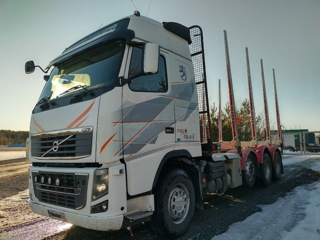 Volvo FH750 puuvarustus, napaperät,trippeli - Лісовоз: фото 1 Volvo FH750 puuvarustus, napaperät,trippeli - Лісовоз: фото 1