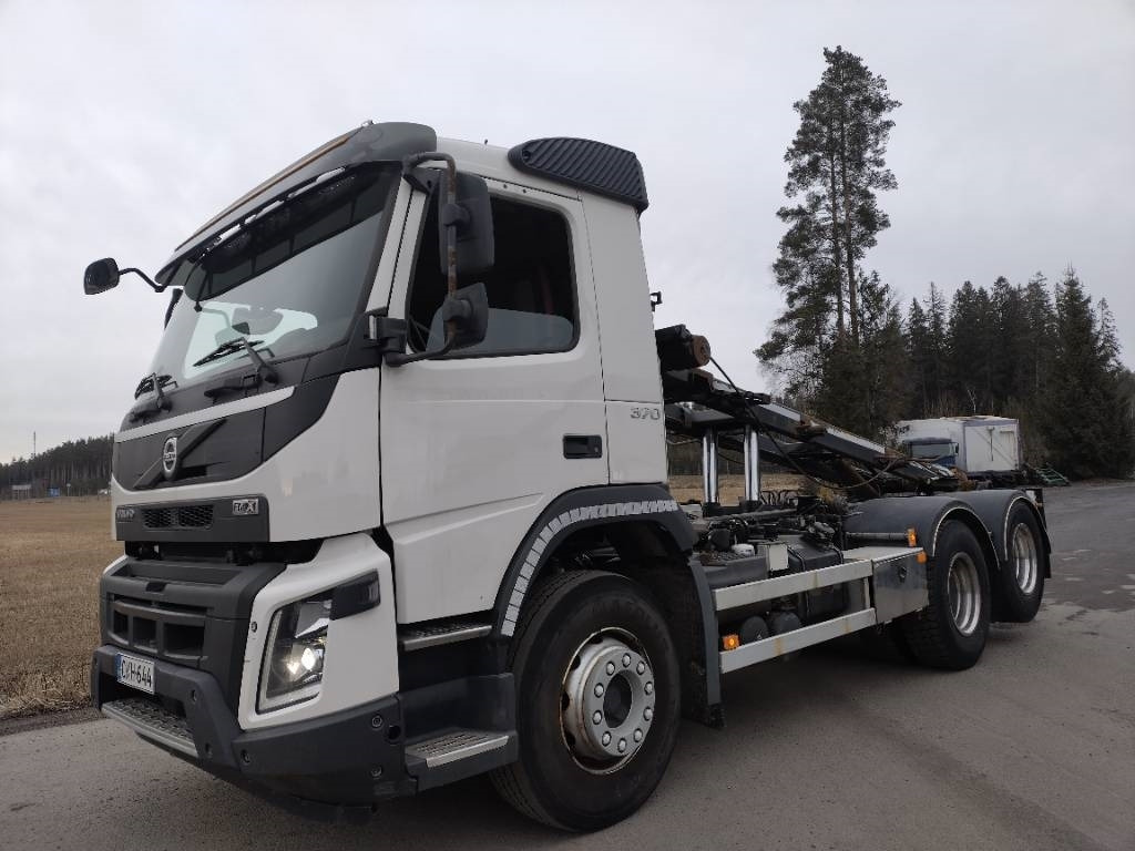 Volvo FMX370 6x2 av3700mm multilift vaijerilaite - Скіповий навантажувач вантажівка: фото 1 Volvo FMX370 6x2 av3700mm multilift vaijerilaite - Скіповий навантажувач вантажівка: фото 1