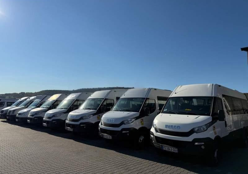 Iveco DAILY / CRAFTER / SPRINTER / WING / 23 MIEJSCA - Мікроавтобус, Пасажирський фургон: фото 1 Iveco DAILY / CRAFTER / SPRINTER / WING / 23 MIEJSCA - Мікроавтобус, Пасажирський фургон: фото 1