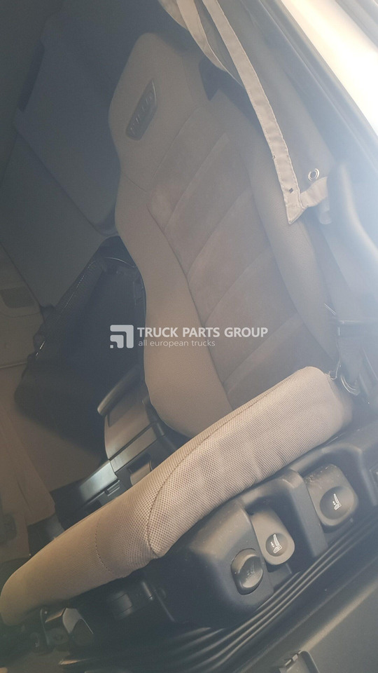 IVECO IVECO STRALIS EURO6 emission HY-WAY seats driver + passenger 13138430698, 504045441, 500389633, 500389418, 504196960 - Сидіння в категорії Вантажівки: фото 1 IVECO IVECO STRALIS EURO6 emission HY-WAY seats driver + passenger 13138430698, 504045441, 500389633, 500389418, 504196960 - Сидіння в категорії Вантажівки: фото 1